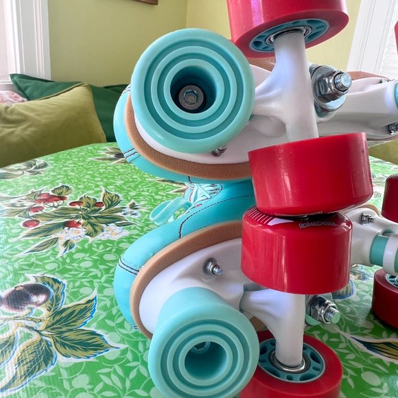 Roller Derby Candi GRL Lucy Roller Skates~Watermelon~ Adjustable Size 3-6 w/pads - Picture 7 of 12